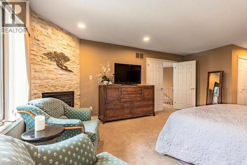 223 Briar Hill Crescent, Ancaster, ON - Indoor Photo Showing Bedroom