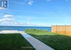 48 SEABREEZE CRESCENT  Hamilton, ON L8E 5C8