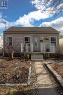 364 TRAGINA AVENUE N  Hamilton, ON L8H 5E5