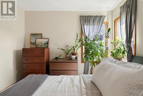 364 Tragina Avenue N, Hamilton, ON - Indoor Photo Showing Bedroom
