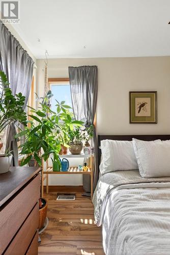 364 Tragina Avenue N, Hamilton, ON - Indoor Photo Showing Bedroom