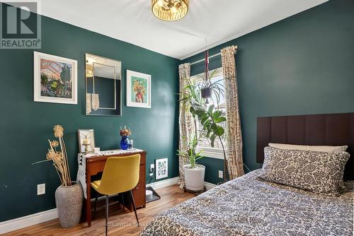 364 Tragina Avenue N, Hamilton, ON - Indoor Photo Showing Bedroom