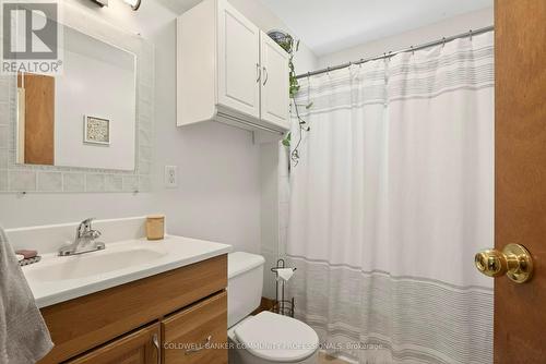 364 Tragina Avenue N, Hamilton, ON - Indoor Photo Showing Bathroom