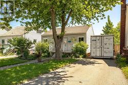 364 TRAGINA AVENUE N  Hamilton, ON L8H 5E5