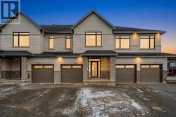 287 FINSBURY AVENUE  Ottawa, ON K2S 1S3