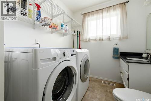 166 Deergrove Crescent, Regina, SK - Indoor Photo Showing Laundry Room