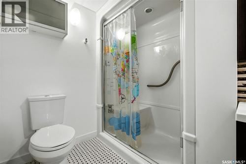 166 Deergrove Crescent, Regina, SK - Indoor Photo Showing Bathroom