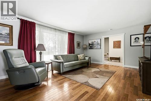 166 Deergrove Crescent, Regina, SK - Indoor Photo Showing Living Room