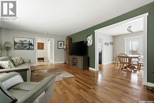 166 Deergrove Crescent, Regina, SK - Indoor Photo Showing Living Room