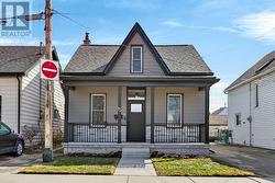 13 RICHMOND STREET  Hamilton, ON L8P 4J3