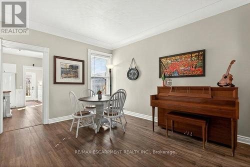 13 Richmond Street, Hamilton, ON - Indoor Photo Showing Dining Room