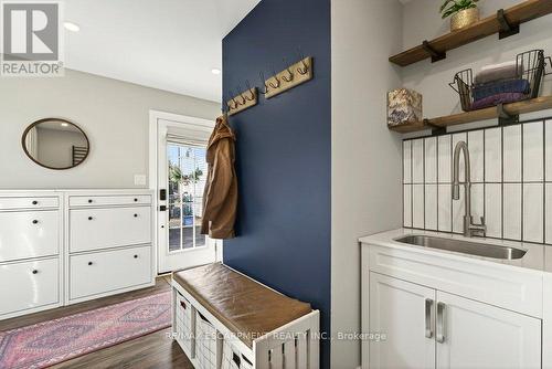 13 Richmond Street, Hamilton, ON - Indoor