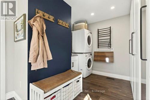 13 Richmond Street, Hamilton, ON - Indoor Photo Showing Laundry Room