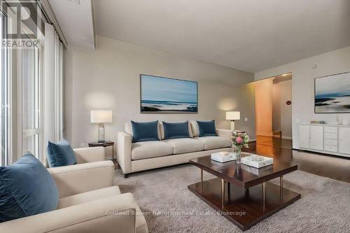 409 - 60 OLD MILL ROAD  Oakville (Oo Old Oakville), ON L6J 7V9