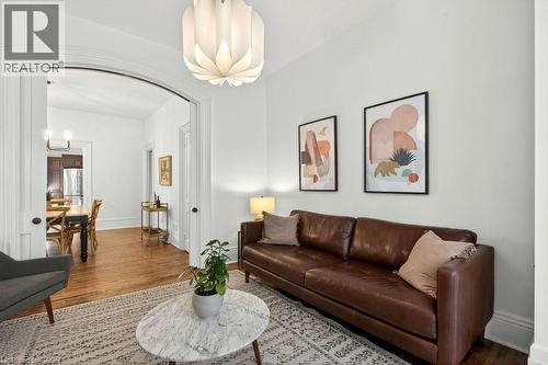 87 East Avenue N, Hamilton, ON - Indoor Photo Showing Living Room
