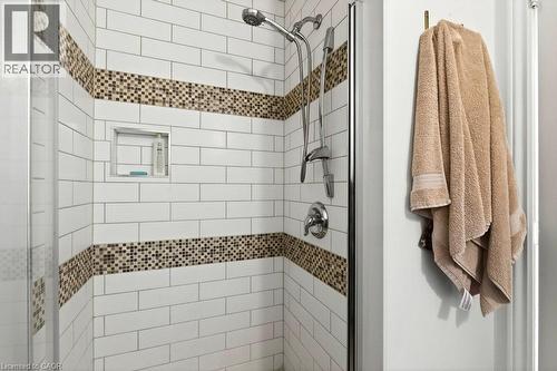 87 East Avenue N, Hamilton, ON - Indoor Photo Showing Bathroom