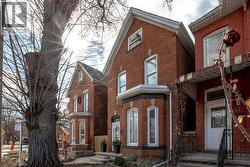 87 EAST Avenue N Hamilton, ON L8L 5H6