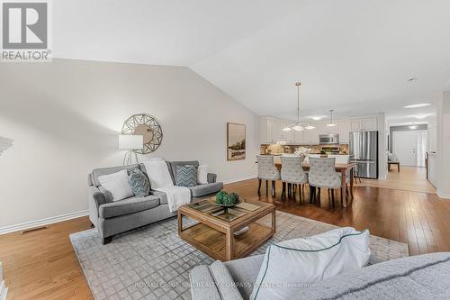 48 - 605 Welland Avenue, St. Catharines (Carlton/Bunting), ON - Indoor Photo Showing Living Room