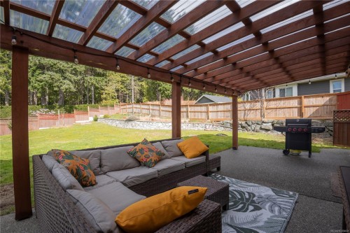 885 Pratt Rd, Mill Bay, BC 