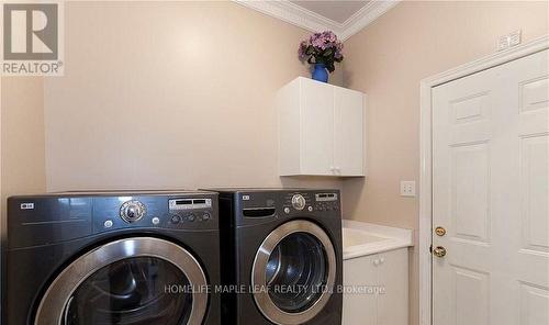 694 Gypsy Fly Crescent, Mississauga, ON - Indoor Photo Showing Laundry Room