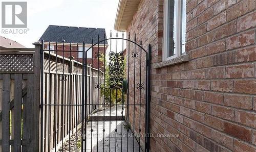 694 Gypsy Fly Crescent, Mississauga, ON - 