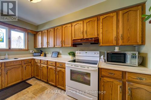 229 Datas Drive E, Clearview (Stayner), ON - Indoor Photo Showing Kitchen