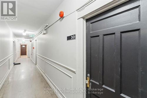 30 - 407 ELGIN STREET , Ottawa, Ontario K2P 1N2 2