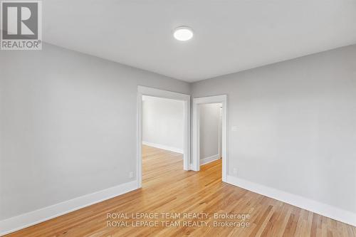 30 - 407 ELGIN STREET , Ottawa, Ontario K2P 1N2 5