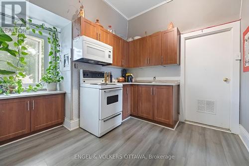 176 Arlington Avenue, Ottawa, ON - Indoor Photo Showing Kitchen