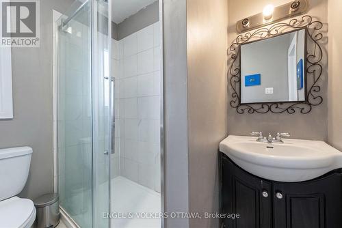 176 Arlington Avenue, Ottawa, ON - Indoor Photo Showing Bathroom