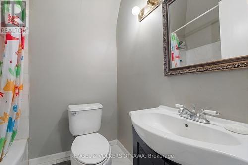 176 Arlington Avenue, Ottawa, ON - Indoor Photo Showing Bathroom