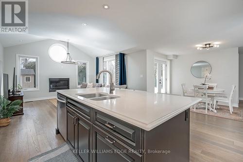 3270 Spruce Avenue, Burlington, ON - Indoor Photo Showing Kitchen With Double Sink