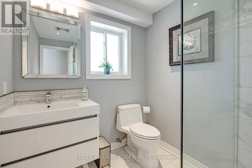 3270 Spruce Avenue, Burlington, ON - Indoor Photo Showing Bathroom