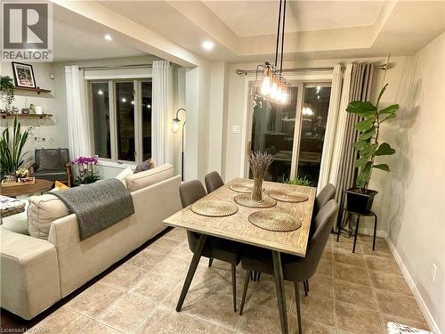 593 Southridge Drive, Hamilton, ON - Indoor Photo Showing Dining Room
