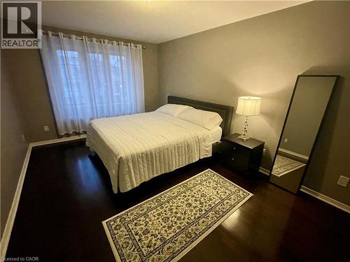 593 Southridge Drive, Hamilton, ON - Indoor Photo Showing Bedroom