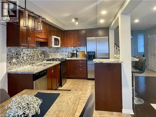 593 Southridge Drive, Hamilton, ON - Indoor Photo Showing Kitchen With Double Sink