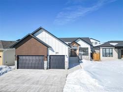 37 Fieldstone Crescent Brandon, MB R7B 4J2