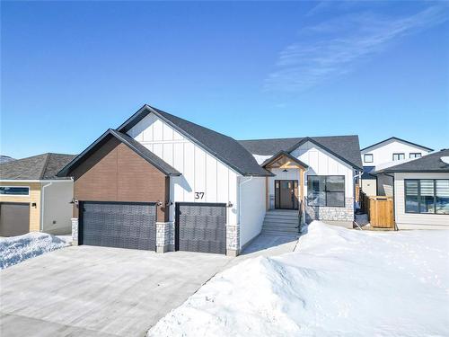 37 Fieldstone Crescent, Brandon, MB - Outdoor With Facade