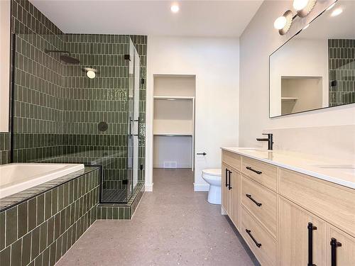 37 Fieldstone Crescent, Brandon, MB - Indoor Photo Showing Bathroom
