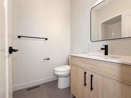 37 Fieldstone Crescent, Brandon, MB - Indoor Photo Showing Bathroom