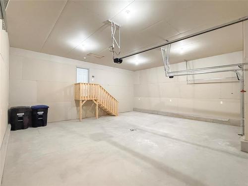37 Fieldstone Crescent, Brandon, MB - Indoor Photo Showing Garage