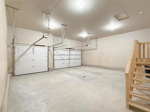 37 Fieldstone Crescent, Brandon, MB - Indoor Photo Showing Garage