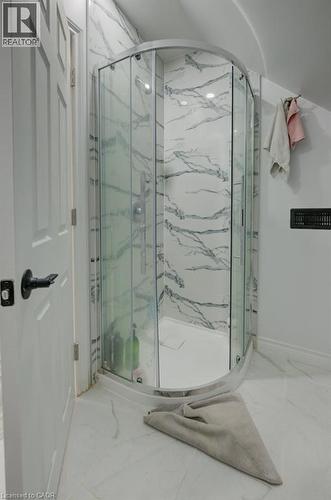 74 Mcdougall Road, Waterloo, ON - Indoor Photo Showing Bathroom