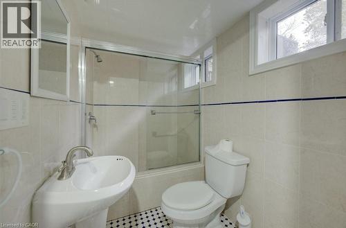 74 Mcdougall Road, Waterloo, ON - Indoor Photo Showing Bathroom
