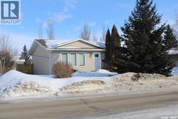 27 Morrison DRIVE  Yorkton, SK S3N 3W5