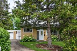 88 SABRINA DR DRIVE  Toronto, ON M9R 2J9