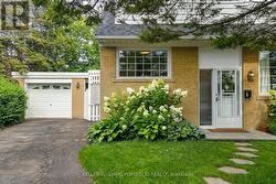 88 SABRINA DR DRIVE  Toronto, ON M9R 2J9