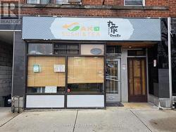 973 COXWELL AVENUE  Toronto, ON M4C 3G4