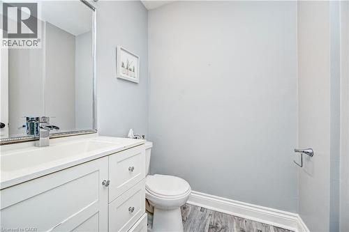 549 Burnett Avenue, Cambridge, ON - Indoor Photo Showing Bathroom
