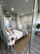 406 - 15 WALMER ROAD Toronto, ON M5R 2X1